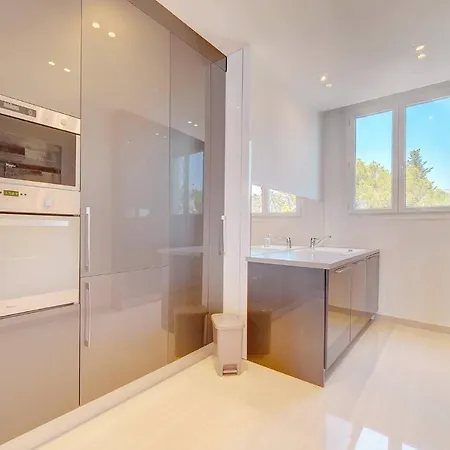 Brand New Three Bedroom With Sea Views * Κάννες