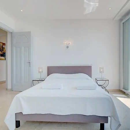 Διαμέρισμα Brand New Three Bedroom With Sea Views