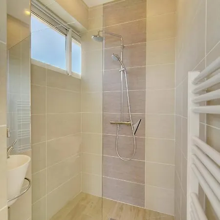 Brand New Three Bedroom With Sea Views Διαμέρισμα *